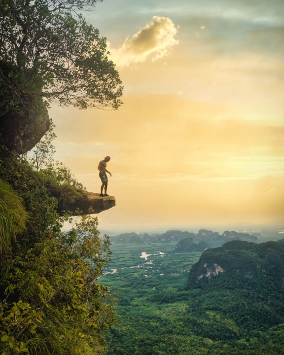 Đi bộ và leo núi ngắm bình minh có hướng dẫn viên ở Le Morne Mountain